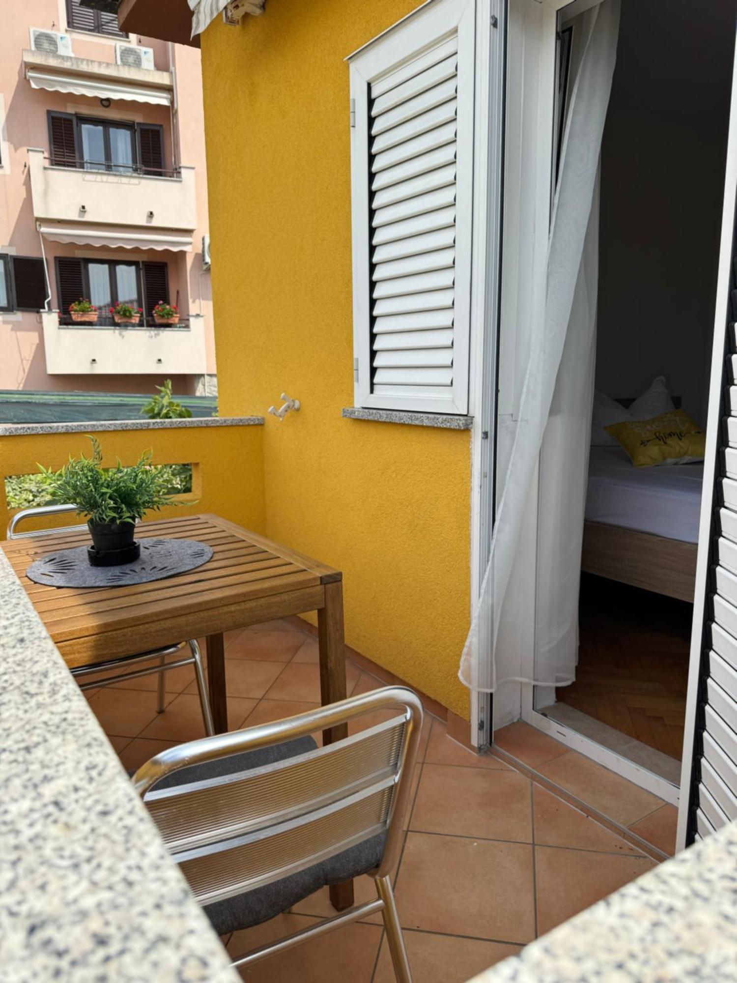 The Manzoni Family 4 Hotel Punat Bagian luar foto